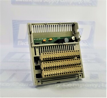 Module Terminal Pour Automate PLC Schneider 170ADI35000 - Neuf En Boîte
