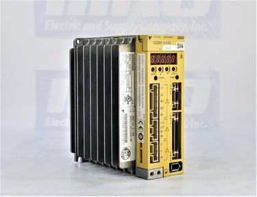 新古 YASKAWA SGD-04AH-PY2 SERVOPACK 400W (NAWR60109B137) Yaskawa SGDH-04 FE Servopack 100V Drive 100-115V 0-230V