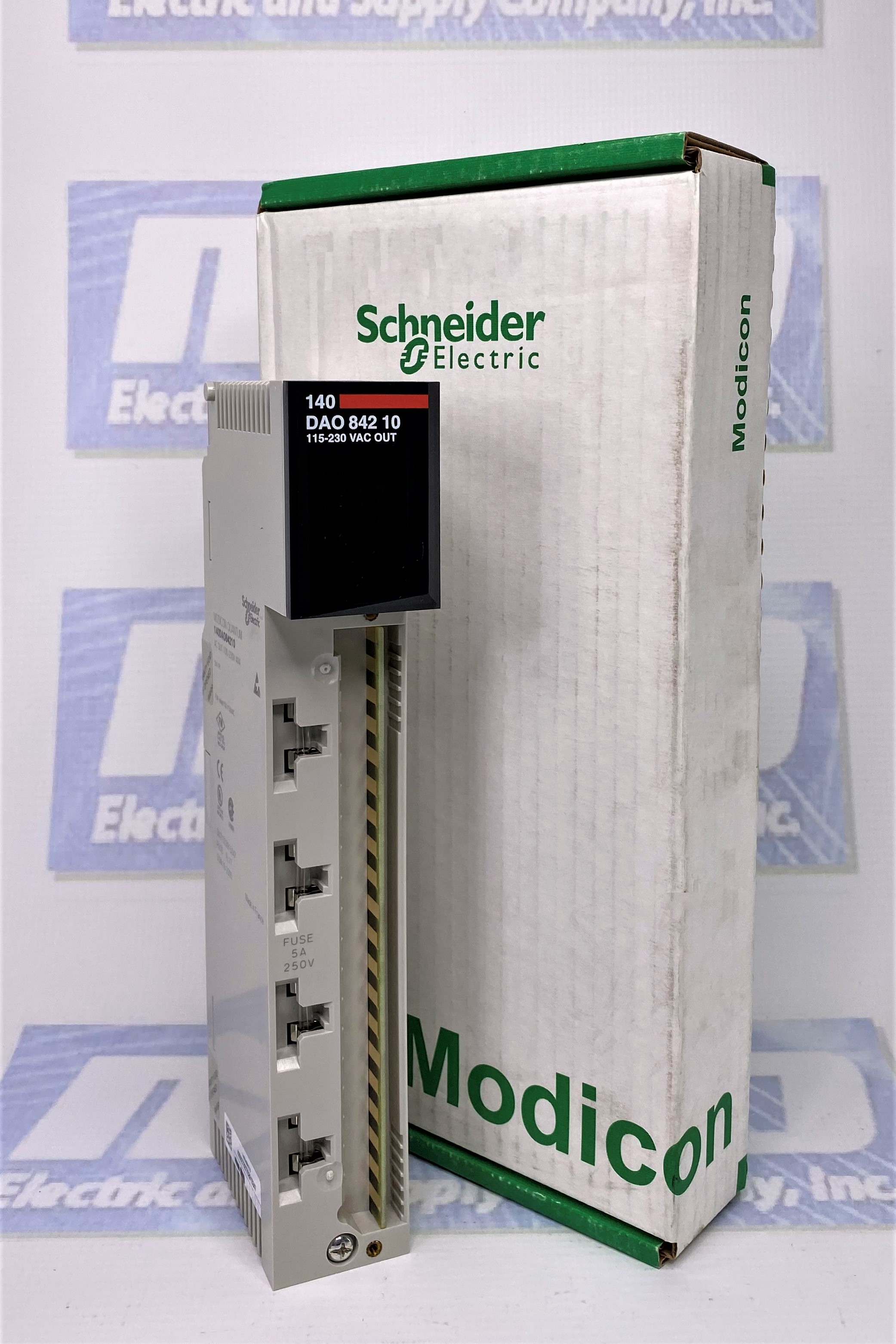 SCHNEIDER MODICON 140DAO84210 100-230V AC OUTPUT MODULE  NEW IN BOX M/OFFER
